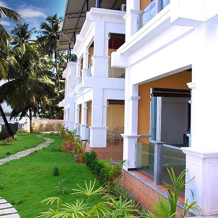Blue Waters Hotel Kundapur Luaran gambar