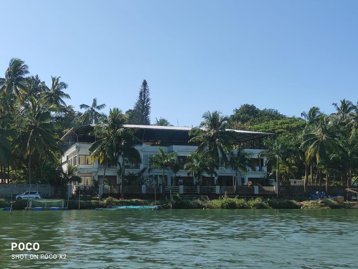 Blue Waters Hotel Kundapur Luaran gambar