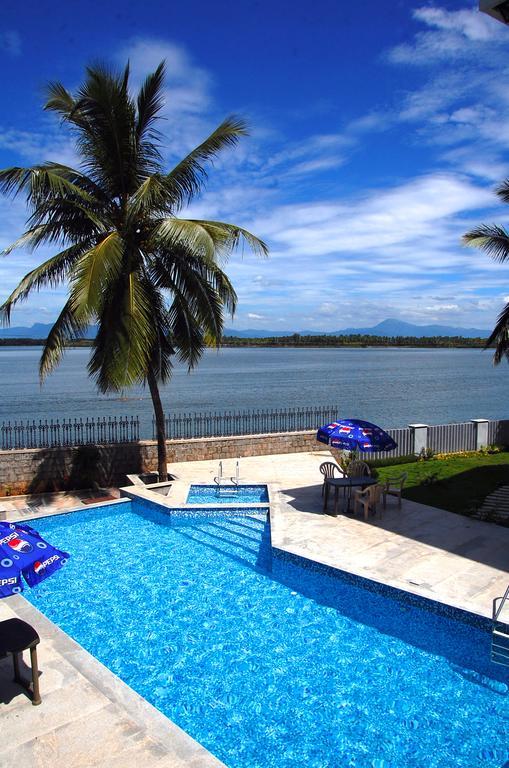 Blue Waters Hotel Kundapur Luaran gambar