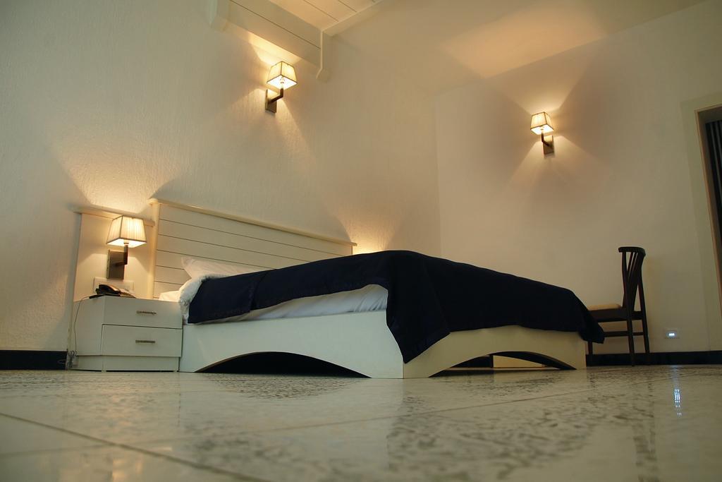 Blue Waters Hotel Kundapur Bilik gambar